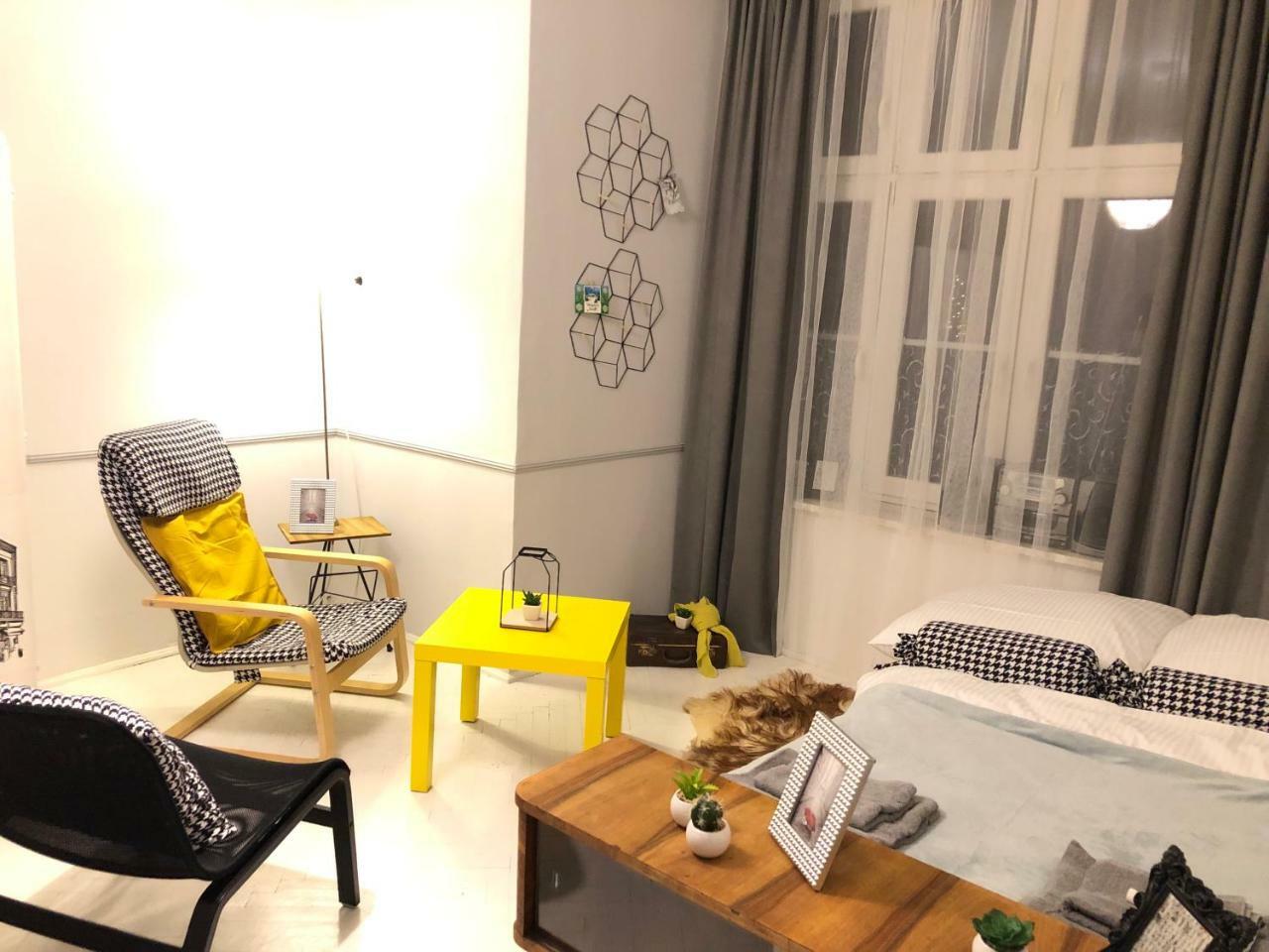 Luxury Retro Apartment, City Center, Wifi Cracóvia Exterior foto